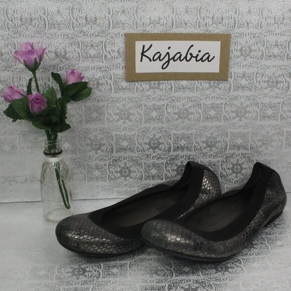 STUART WEITZMAN Girls Flats.Size 4 1/2M - Picture 1 of 7